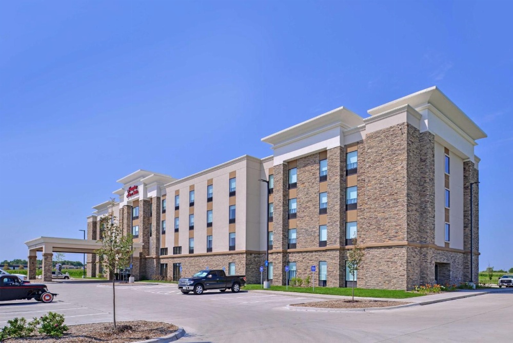 Hampton Inn and Suites Altoona-Des Moines by Hilton Main image